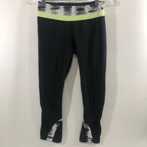 Lululemon Black Green White Mid-Rise Capri Leggings